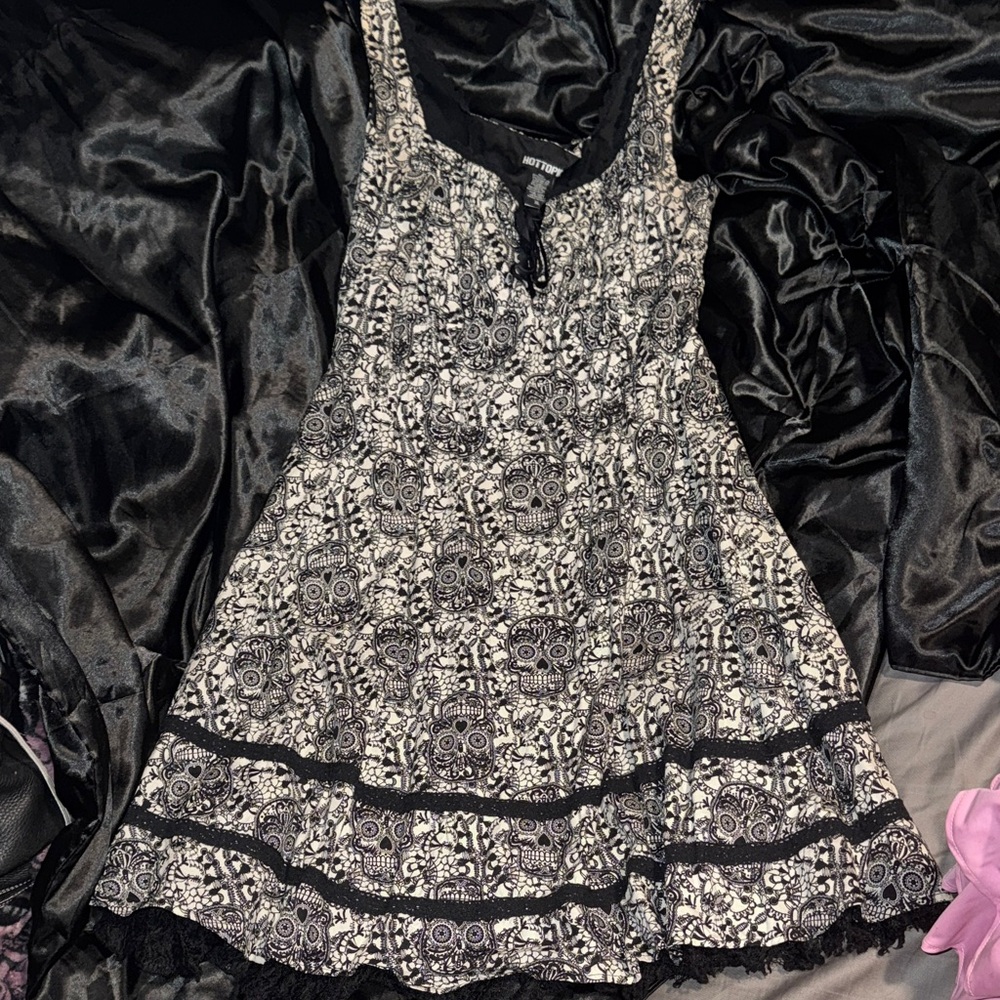 Hot Topic Black & White Sugar Skulls Dress (Rare One)